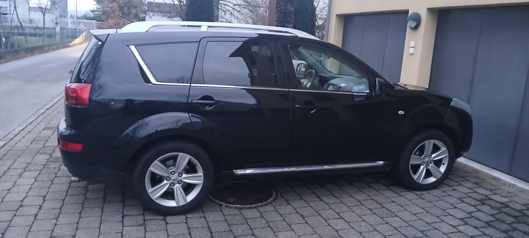 Peugeot Automobili: Peugeot 4007, 4x4, AHK uvm... – Usato da Grabs venduto da Pi-1974