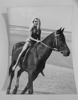 Foto um 1970 Brigitte Landrin am Reiten in Le Touqet