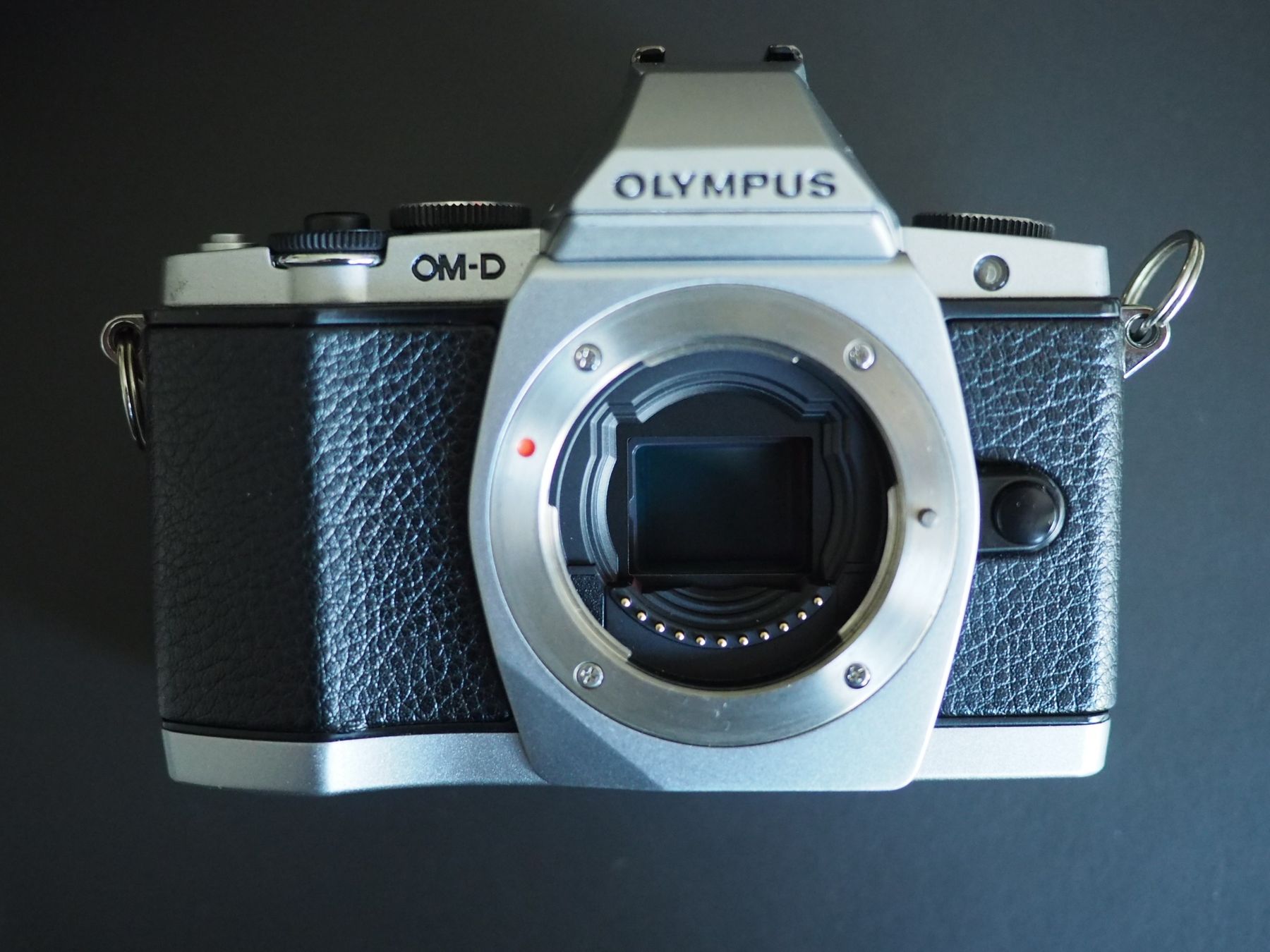 Olympus Fotocamera: Olympus OM-D E-M5 mit Zubehör  – Usato da Basel venduto da Nik_j6xv 3