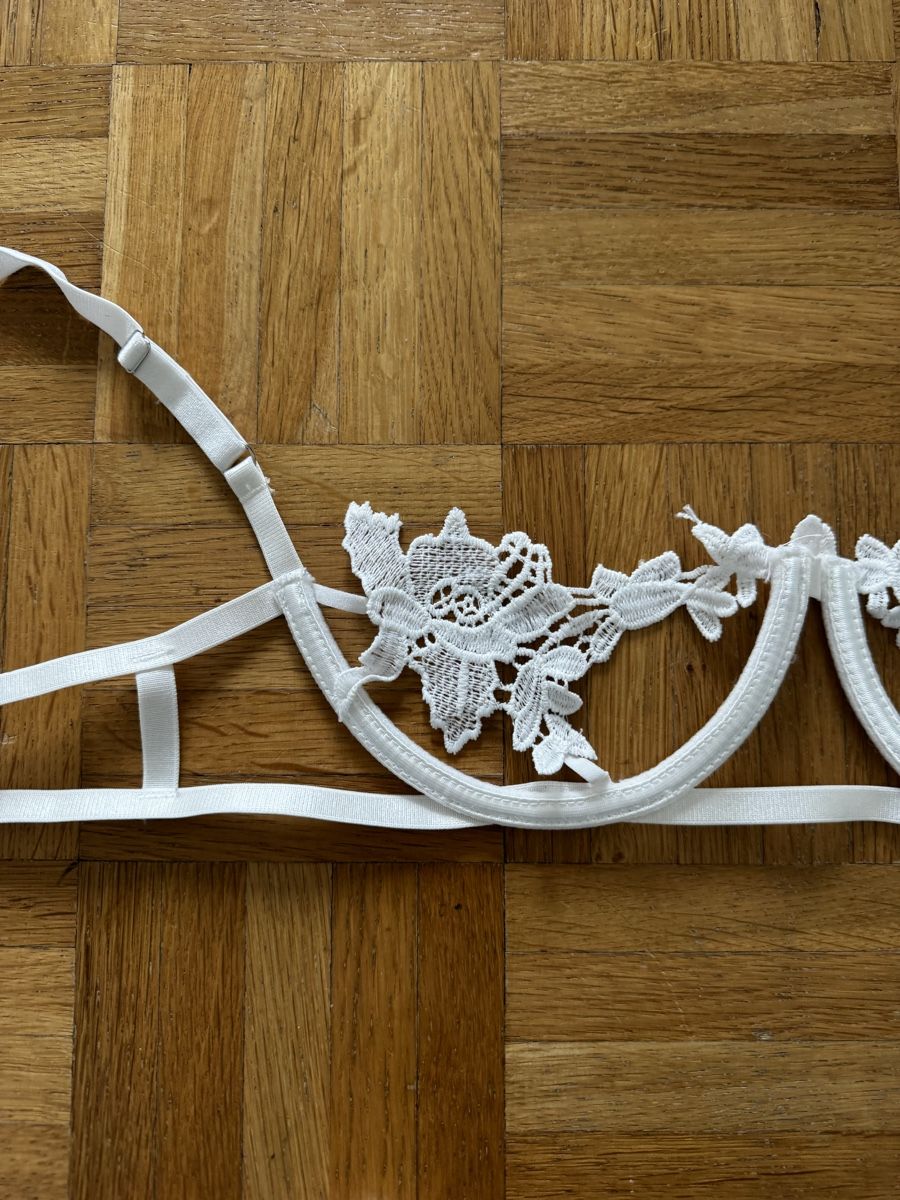 Biancheria intima: White lingerie set  – Usato da Zürich venduto da forestF4iry 1