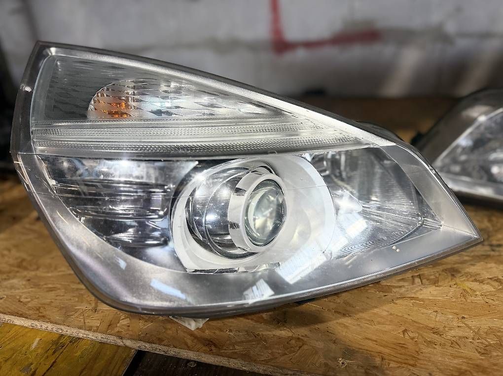 Fari: Renault Espace  Xenon Scheinwerfer – Usato da Udligenswil venduto da Sch2s 2