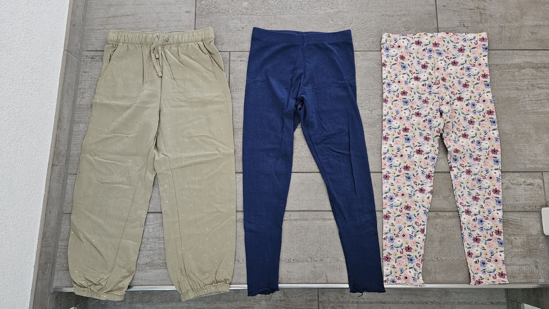 Lotti & Set di vestiti: Mädchen Kleiderpaket 110/116 – Usato da Balgach venduto da Floeru84 4