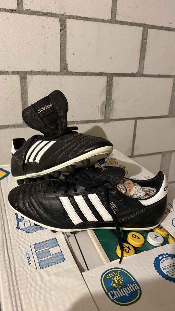 Adidas Chaussures hommes: adidas Mundial Gr.44 – D'occasion à Wangen b. Olten par Dasding