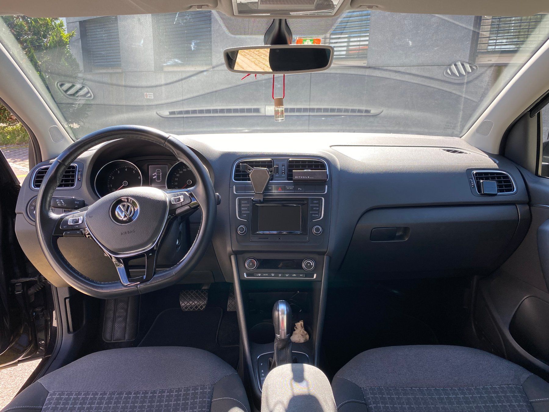 VW Automobili: VW Polo 1.2 TSI BMT - Iv. 01/2015 – Usato da Dübendorf venduto da breitling14 5