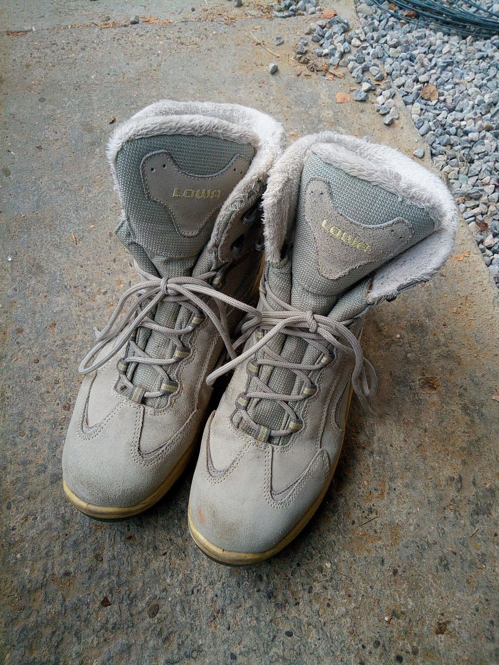Lowa Scarpe da uomo: Lowa Winterschuhe Gr. 42.5 – Usato da Zürich venduto da Korolina