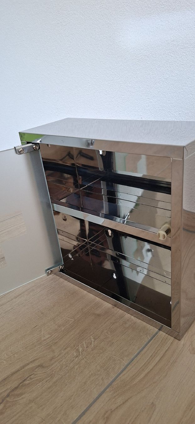 Armadi: Medizinschrank – Usato da Nennigkofen venduto da c_m 4
