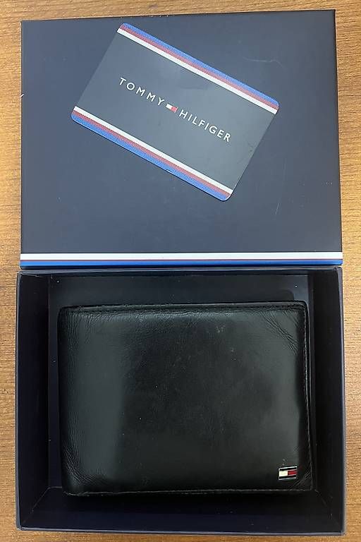 Portafogli: Tommy Hilfiger Geldbörse  – Usato da Chur venduto da PineApplePen