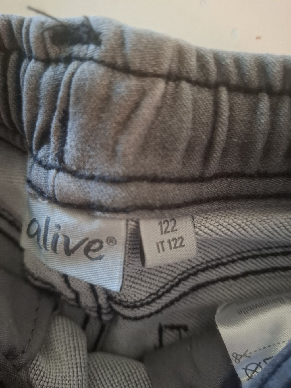 Hosen: Kurze Hosen Junge 116/122/128 – Gebraucht aus Zürich von sil_2yhh 2