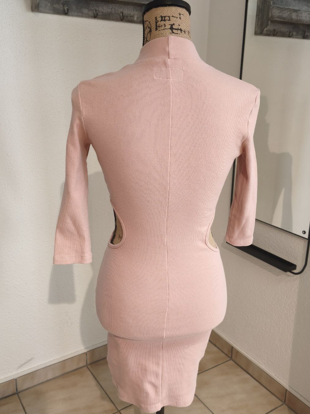 Vestiti: Sixth June Kleid Rosa Grösse S mit Cut-outs – Nuovo (secondo la descrizione) da Emmetten venduto da SecondhandSiska 2