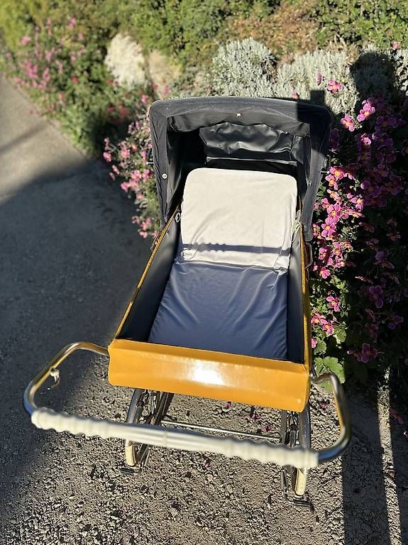 Carrozzine: Antiker Kinderwagen – Usato da Wolfhausen venduto da noba13 2