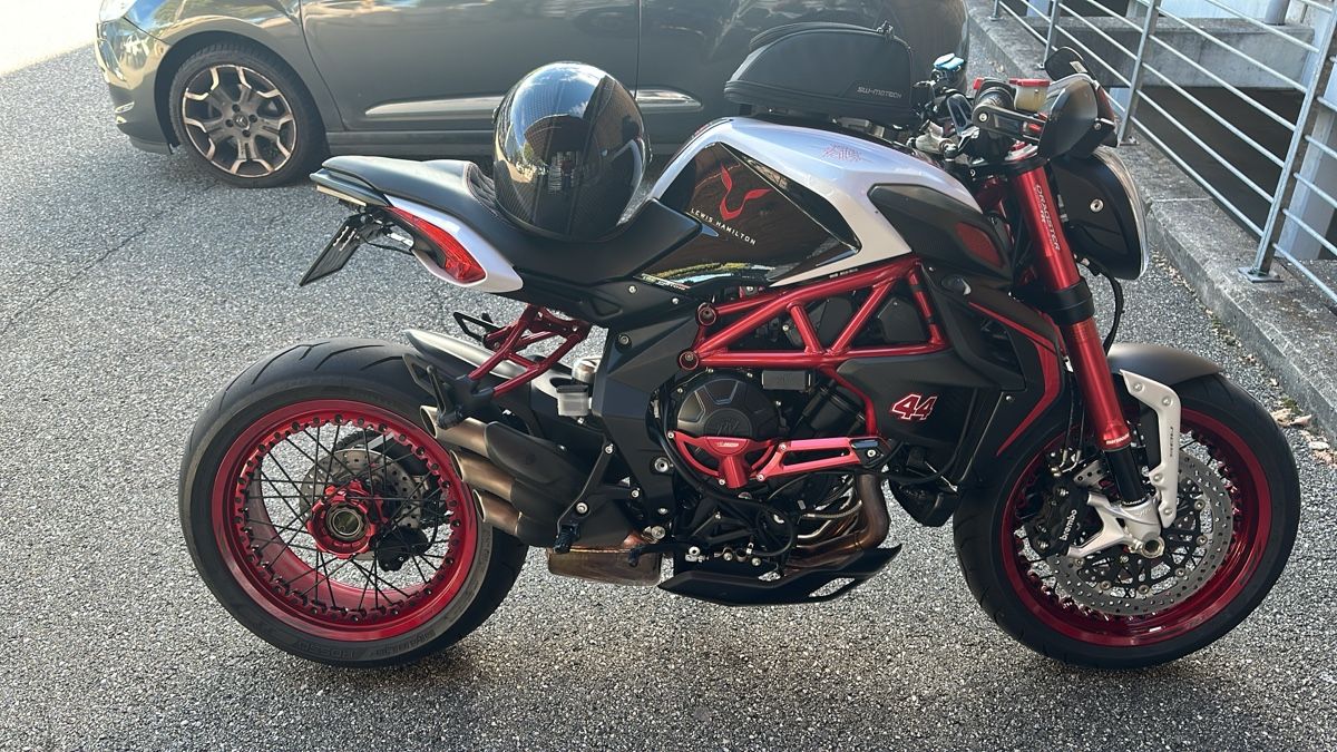 MV Agusta Strada: Mv Agusta Dragster 800 LM Edition – Usato da Niederbipp venduto da mmh_ym6n
