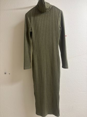 Khakifarbenes Strickkleid, Rollkragen, Grösse M!(7)