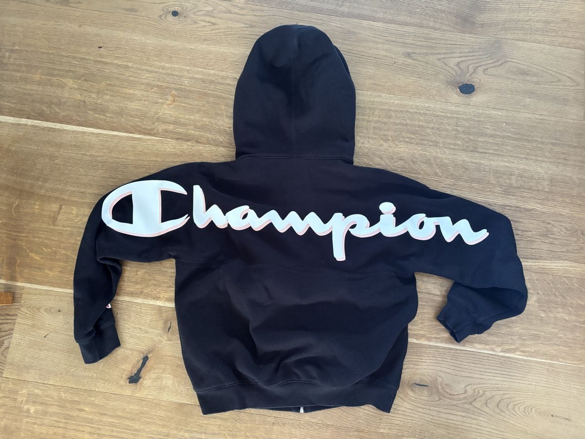 Champion Pullover & Sweatshirts: Champion Kapuzenjacke – Gebraucht aus Würenlos von Ashley24 1
