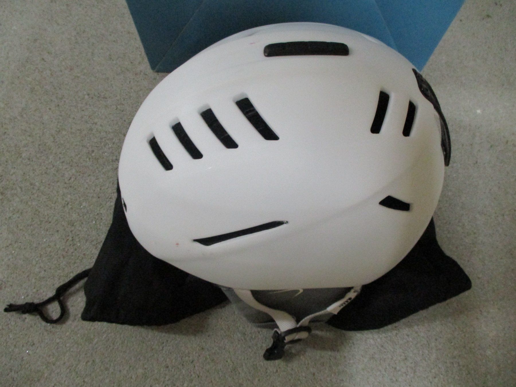 Helme: Weisser Skihelm Gr M – Gebraucht aus Glis von Jessylini 1