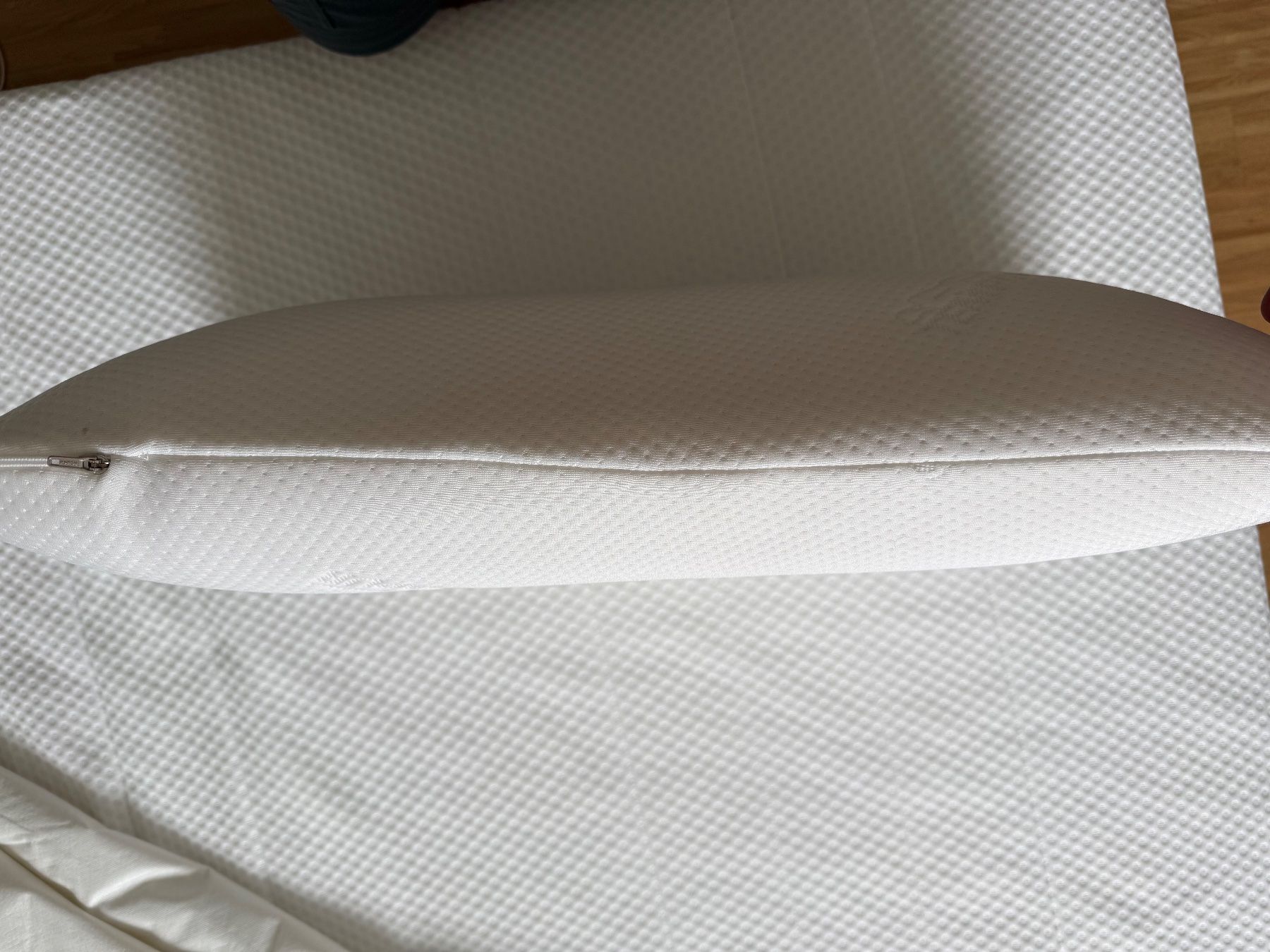 Tempur Cuscini: Oreiller TEMPUR Symphony taille L -  63x43x14cm – Usato da Kloten venduto da Mumiiin 6