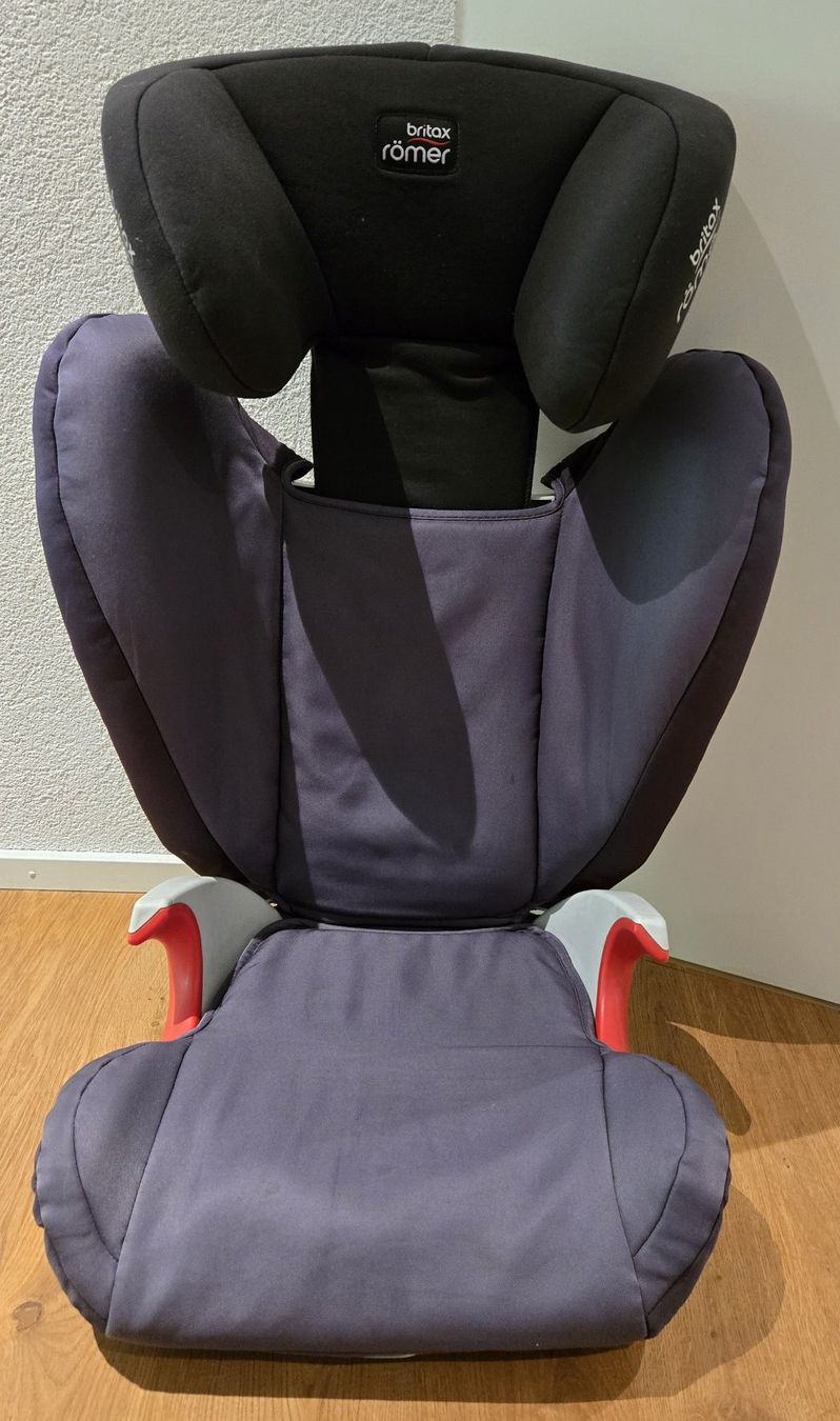 Britax Römer Seggiolini per auto: britax römer KID II Kindersitz – Usato da Horw venduto da Rebu1