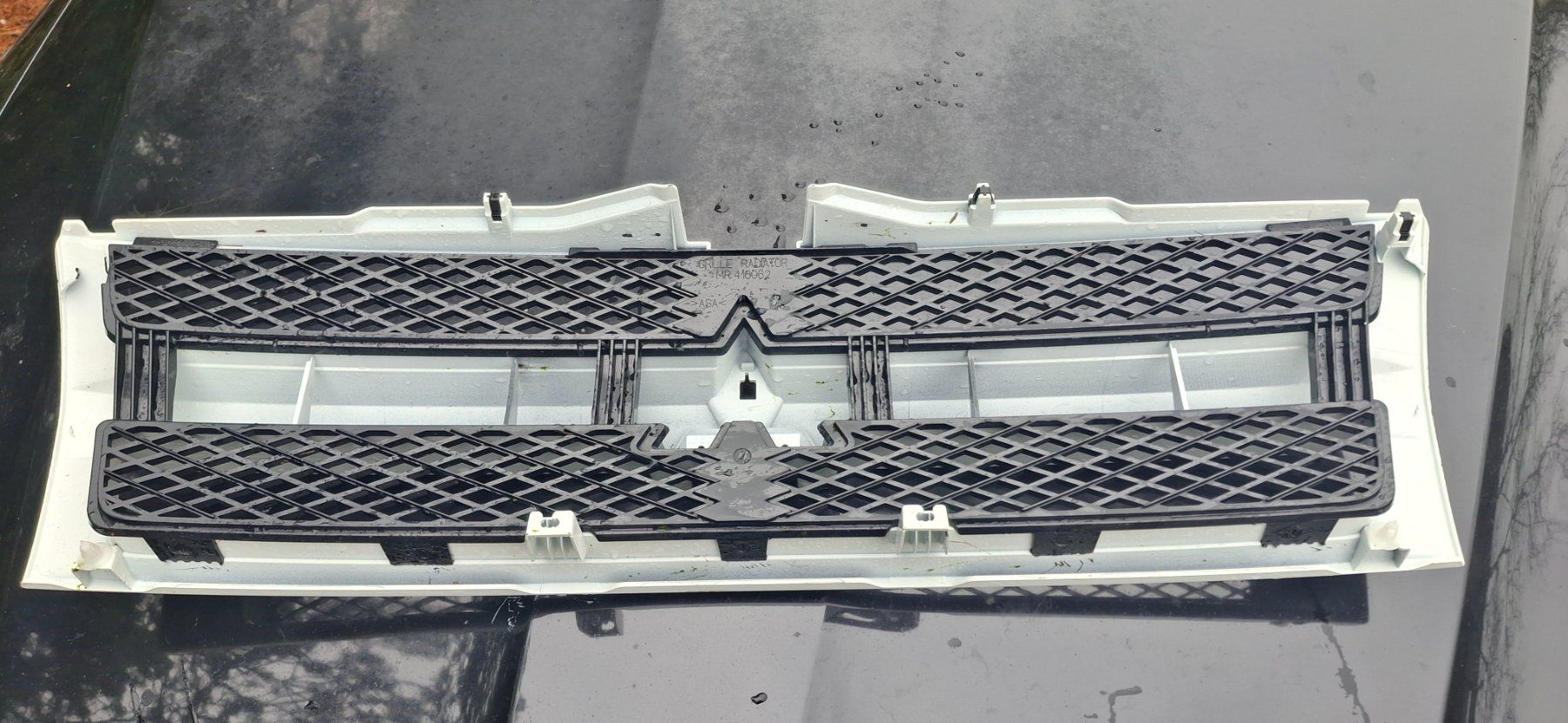 Mitsubishi Autos: Mitshubishi vront Grill – Neuf (Voir description) à Kyburg par JBMNT2020 2