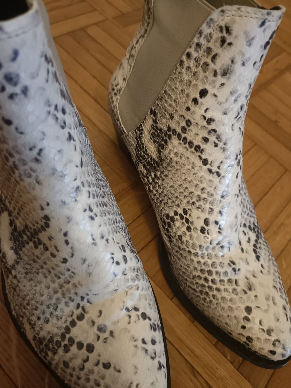 Damenschuhe: Bottes – Gebraucht aus Grand-Lancy von ana_7y2f 1