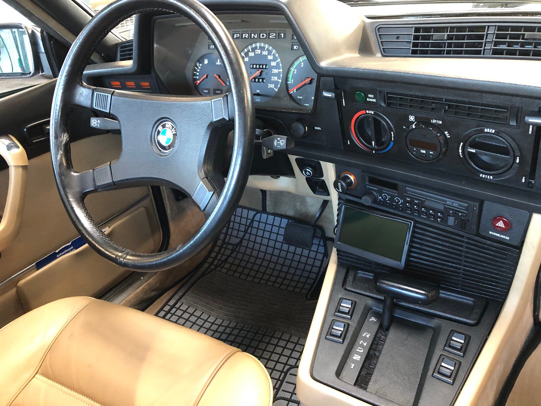 BMW Automobili: BMW 633 CSI (Coupé) – Usato da Gampelen venduto da Steuer0 6