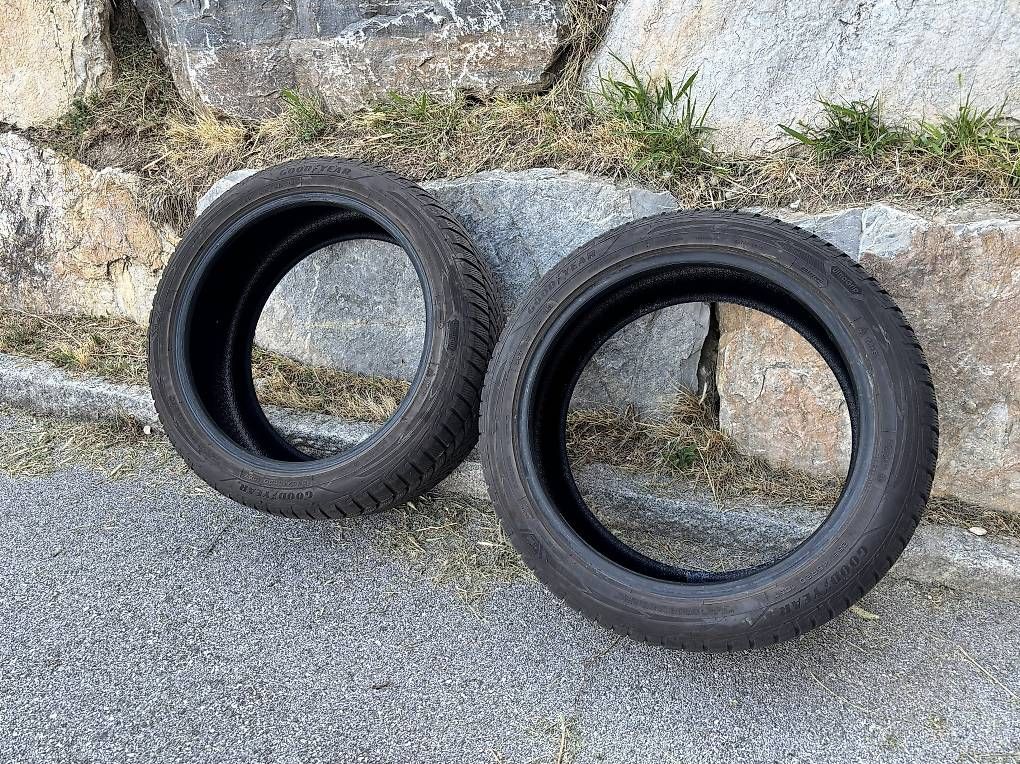 Pneus & Roues: 2 pneus hiver GoodYear 255 45 20 – D'occasion à Flanthey par rs4_78