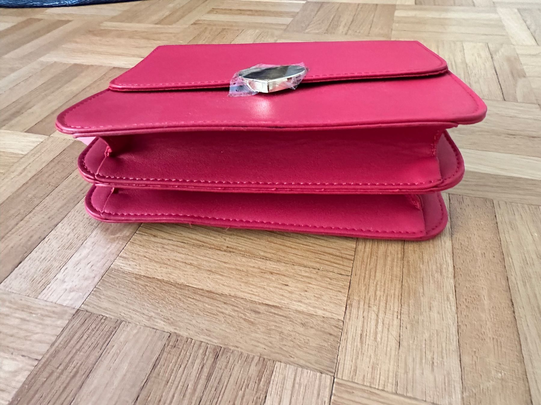 Nafnaf Borse da donna: Rote Schultertasche mit goldenem Herz – Usato da Adliswil venduto da kik_9xns 2