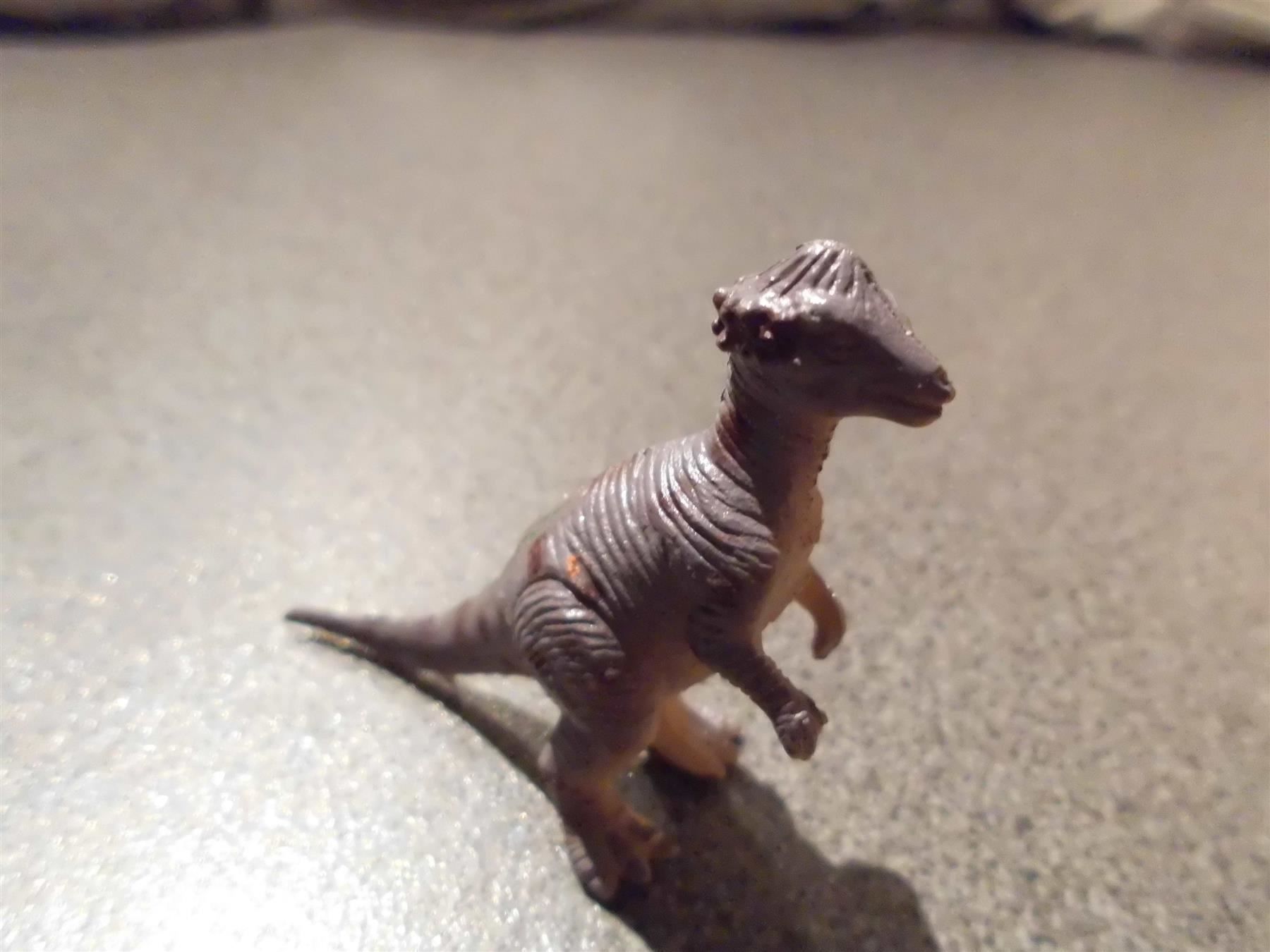 Spielzeuge: Dinosaurier grau/schwarze Punkte, beiger – Gebraucht aus Zürich von abraxas1291
