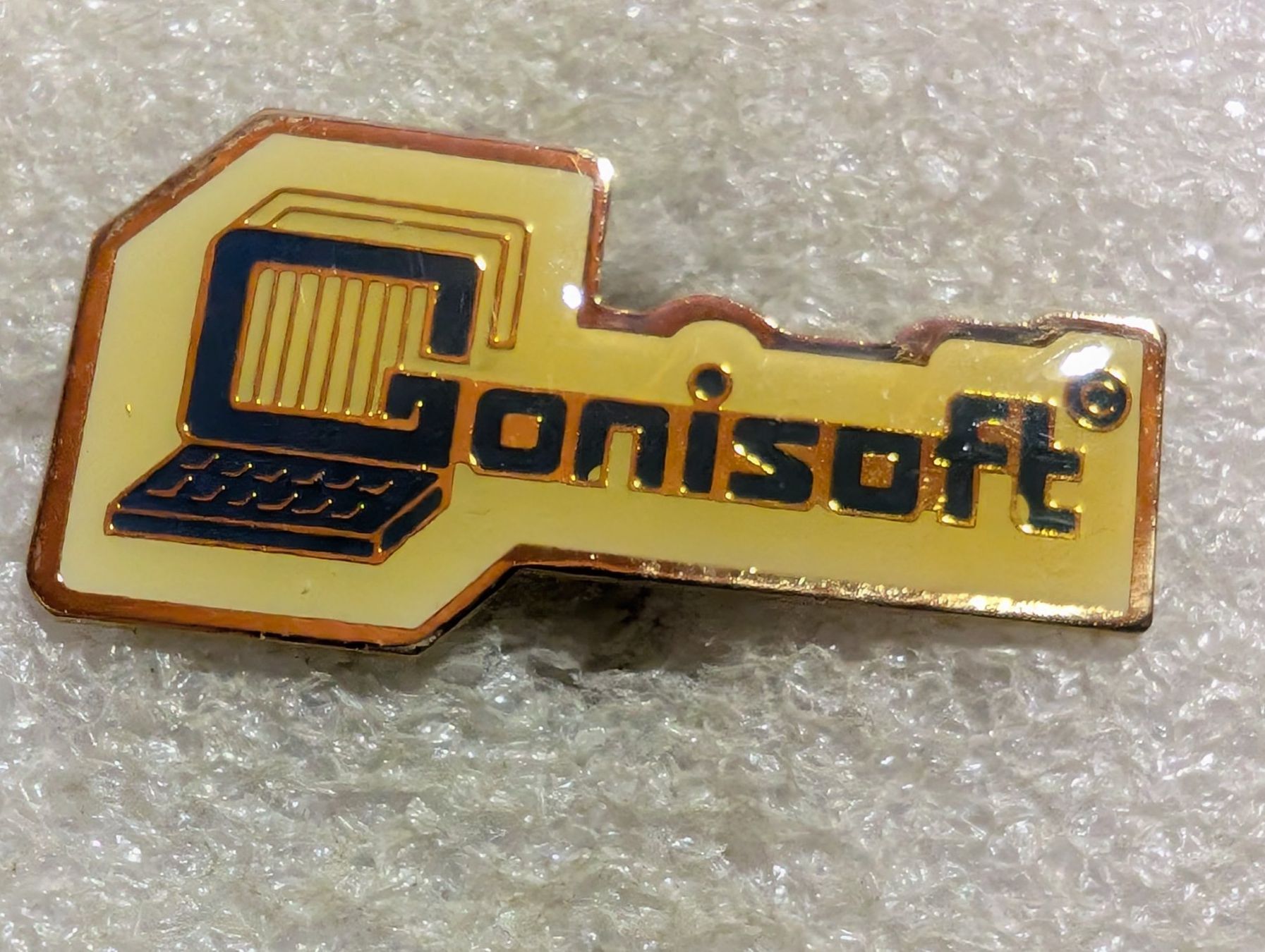 Placchette & Badge: Ansteckpin 42: Gonisoft – Usato da Oppligen venduto da Pin-Fall-Shop