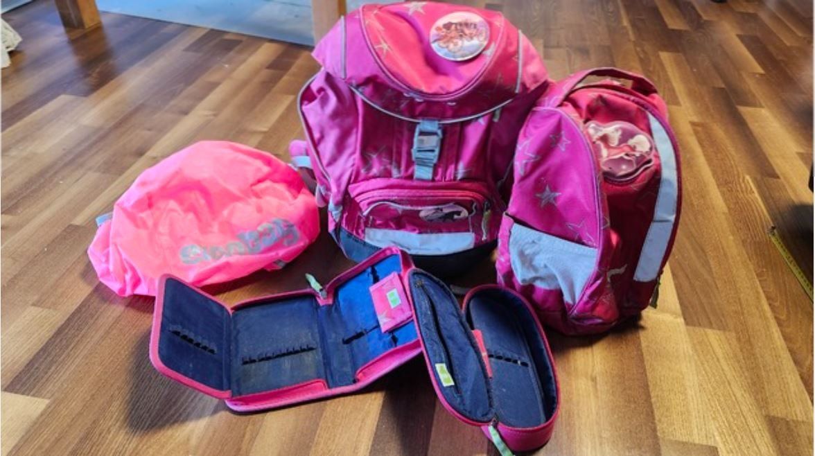 Ergobag Kindertaschen: Mädchen Schultasche - "ErgoBag" 5- teilig – Gebraucht aus Brig von Mike69 3