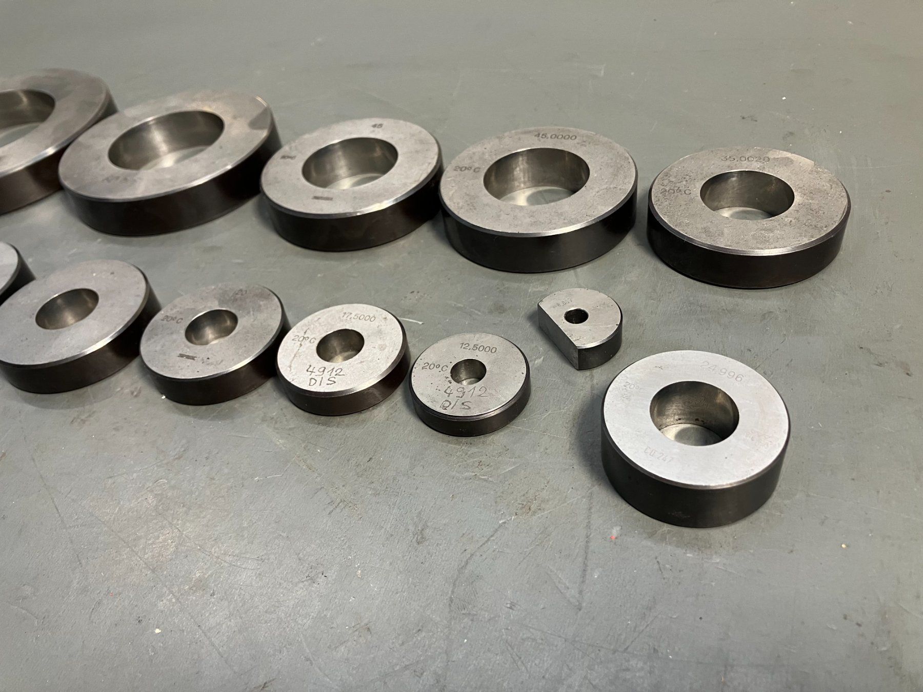 Altro per industria metallurgica: Post. div. Einstellringe/Prüfringe div. Grössen ab 1.- – Usato da Lichtensteig venduto da Buy24International 2