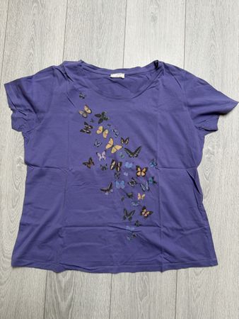 T-shirt lilas papillons taille 46 - Idéal pour l'été!