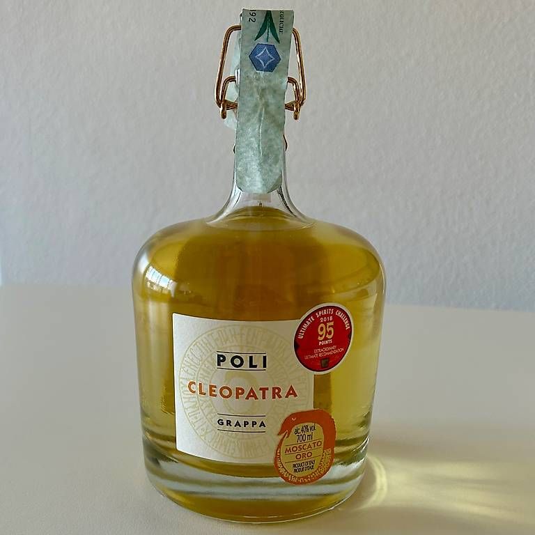 Bevande alcoliche: Poli Cleopatra Moscato Oro grappa – Usato da Genève venduto da Lu.Go 1