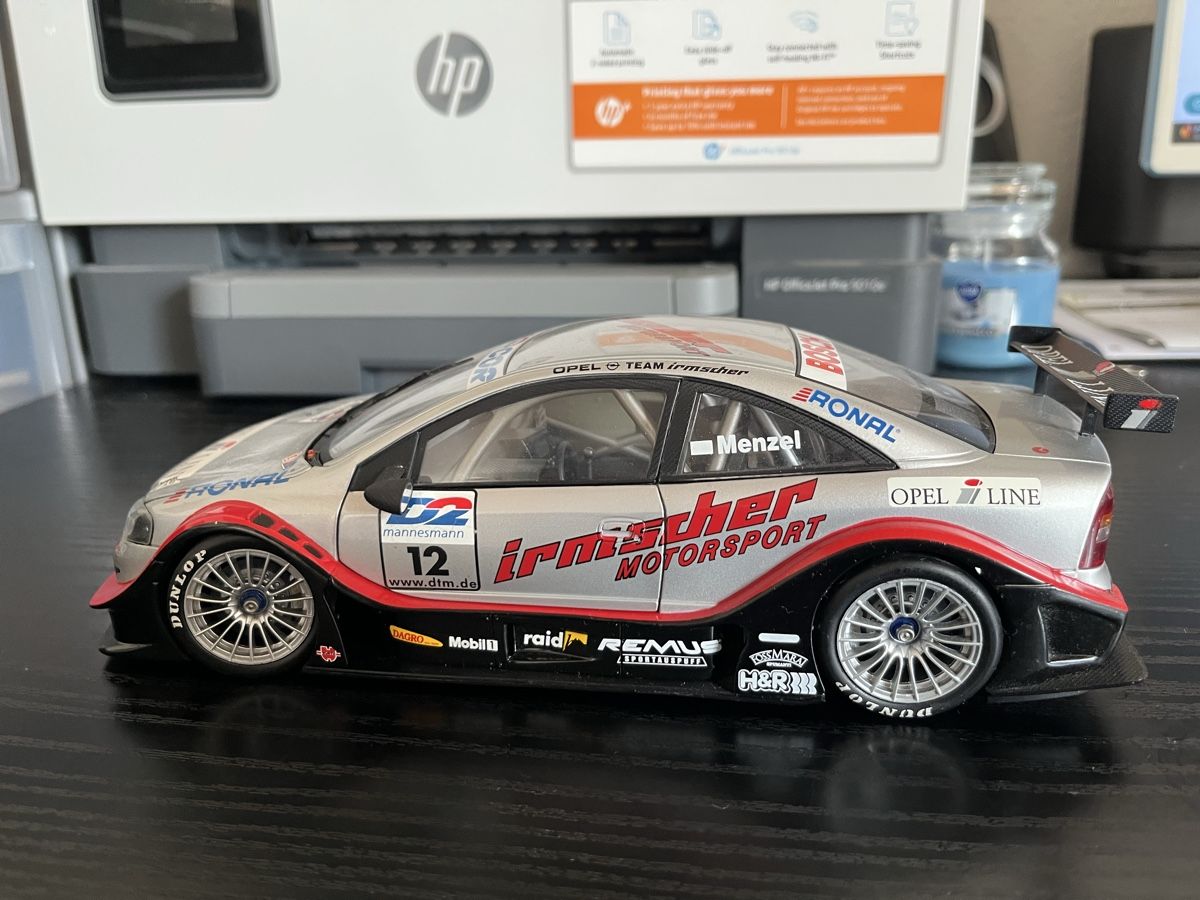 Opel Modellini d'auto: Opel Astra V8.  1:18 – Usato da Rümlang venduto da Papamoll4 9
