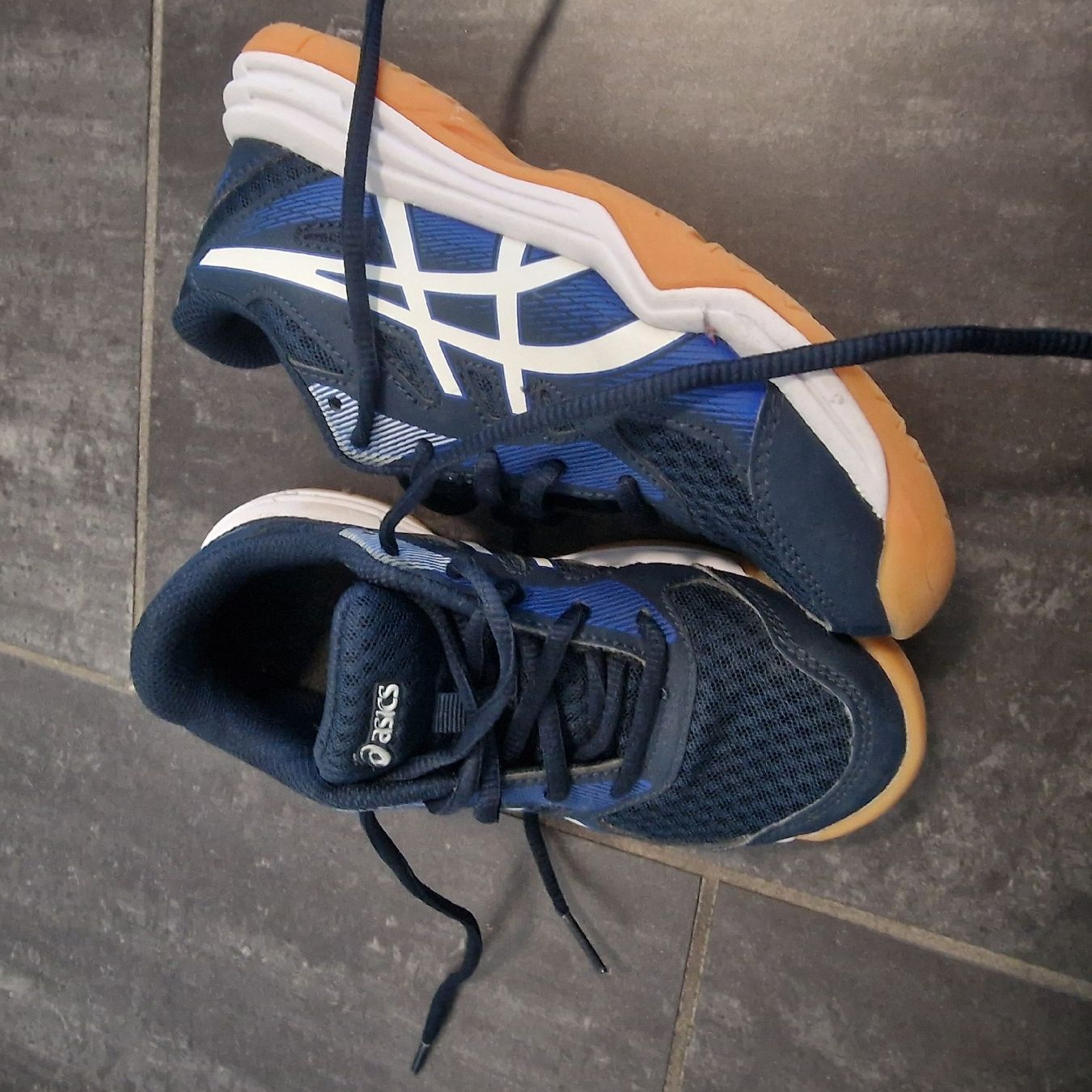 Scarpe per ragazzi: Hallenschuh Asics 32.5 – Usato da Nänikon venduto da Butterfly_123