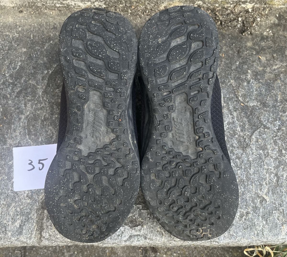 Nike Chaussures filles: Nike Sneaker Grösse 35 – D'occasion à Jonschwil par Theswissmiss 2