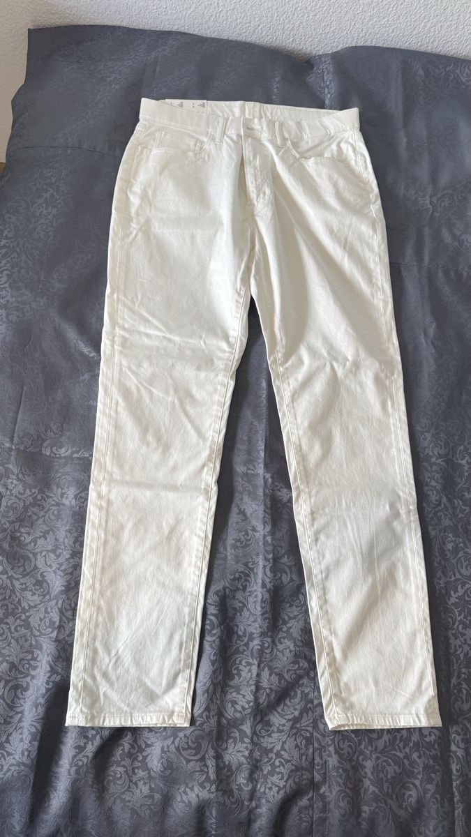 Uniqlo Jeans: Neue Uniqlo Hose. Grosse L – Nuovo e nell'imballaggio originale da Brugg AG venduto da GiovanniVercetti
