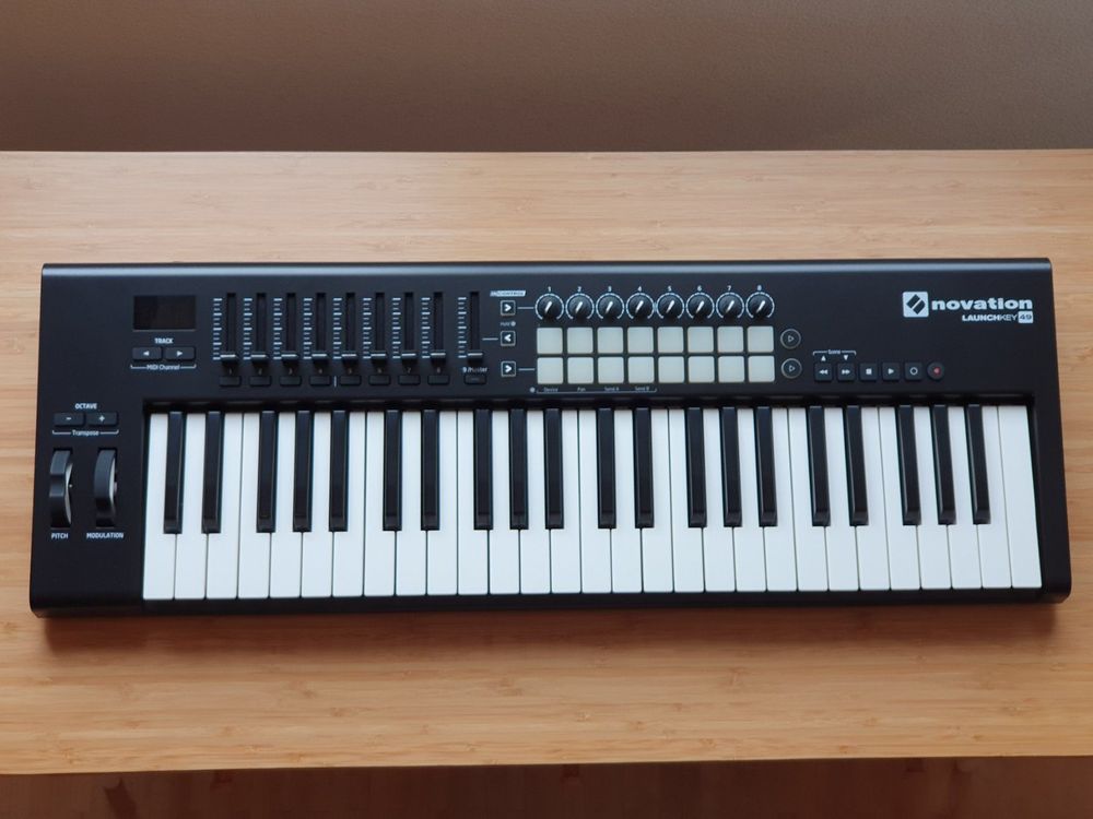 MIDI Keyboard Controller Novation Launchkey 49 MK2 - 49 Key USB