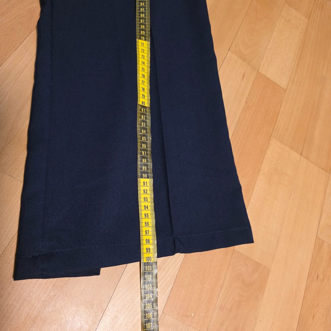 H&M Pantaloni: Dunkelblaue Hose mit Bindeband L/XL elegant – Usato da Wald ZH venduto da CapLux 5