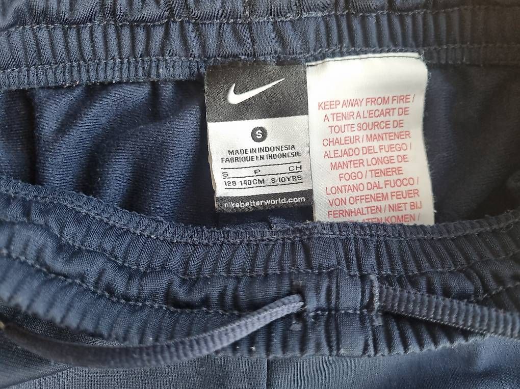 Nike Pantaloni: Trainerhose Nike Gr.128-140 – Usato da Brütten venduto da gupi1717 2