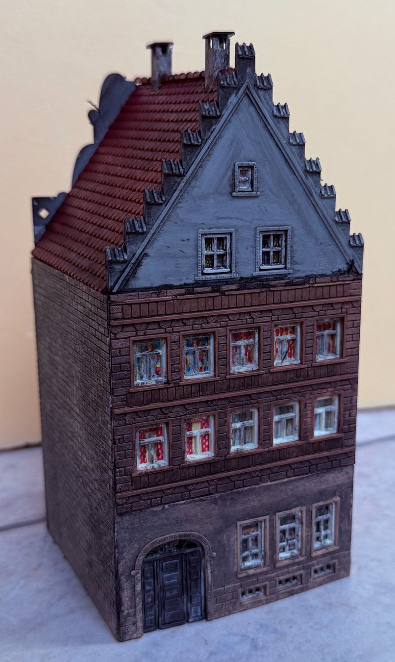 Modellini di ferrovie: Stadthaus von Faller B-924 - Spur HO! – Usato da Steffisburg venduto da Calceolaria