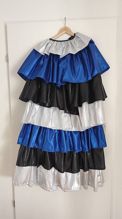 Costumi: Fasnacht Straßenkleid S – Usato da Kriens venduto da goats-farmer