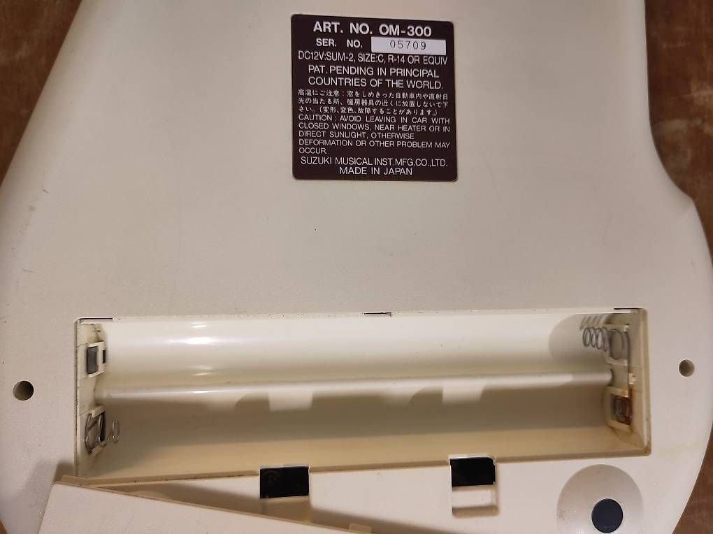 Suzuki Strumenti musicali: Omnichord OM-300 – Usato da Zürich venduto da Roessler0 3
