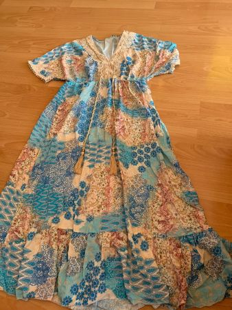 Jolie robe d’été longue neuve t. 36-38