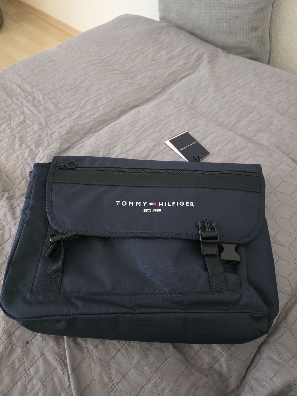 Tommy Hilfiger Borse: tasche – Nuovo (secondo la descrizione) da Buchs AG venduto da tac_zz5h