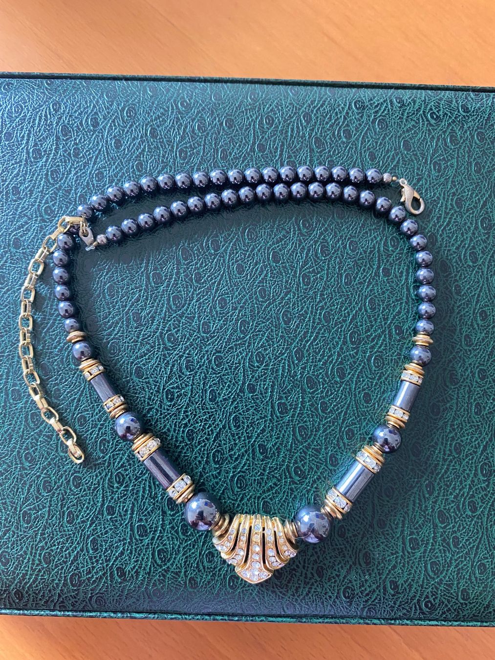 Catenine: collier  vintage hématite – Usato da Fribourg venduto da Evita9Vintage 2