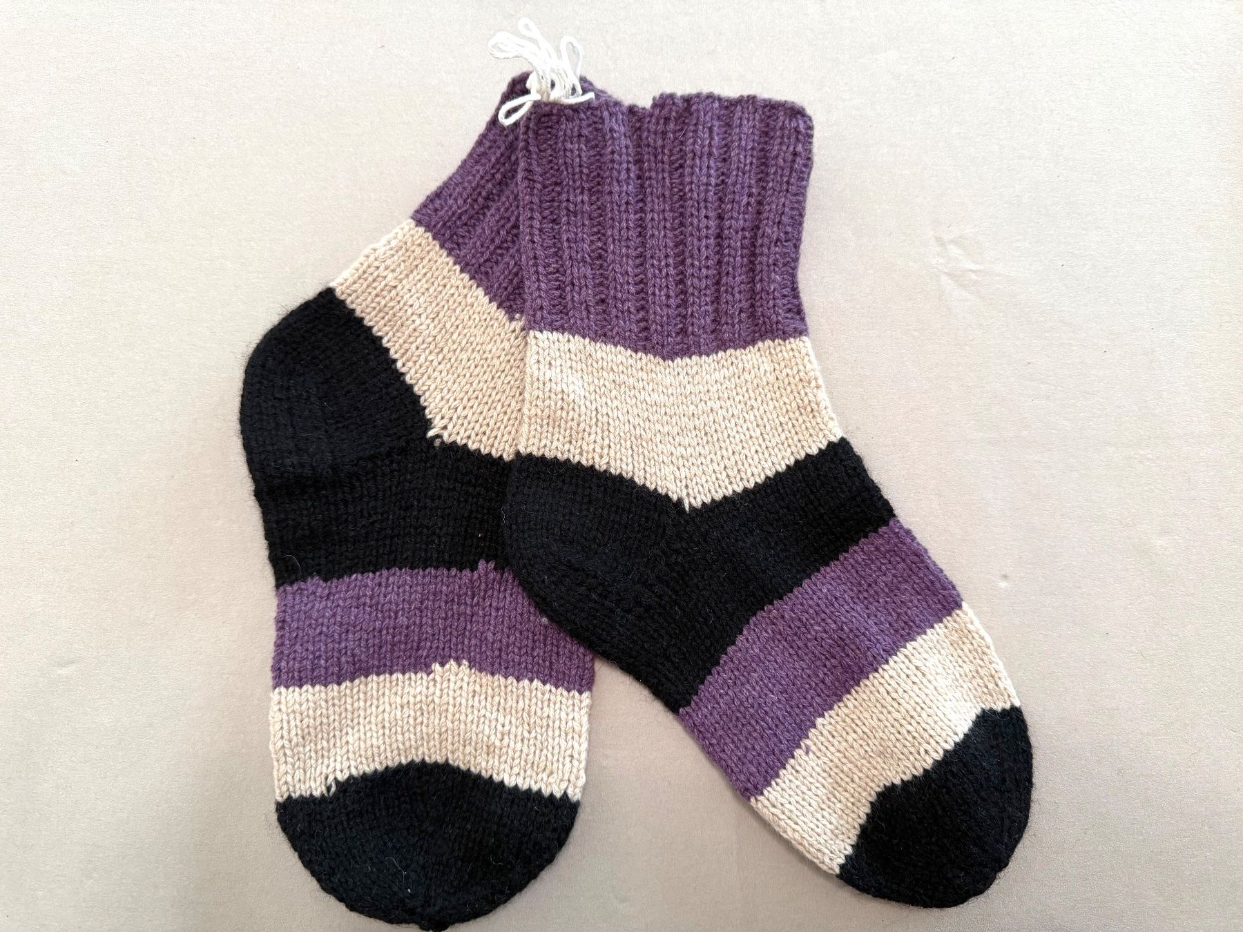 Calze: 100% Cashmere , Handmade Knitted Socks – Nuovo e nell'imballaggio originale da Lugano venduto da Luswre 1
