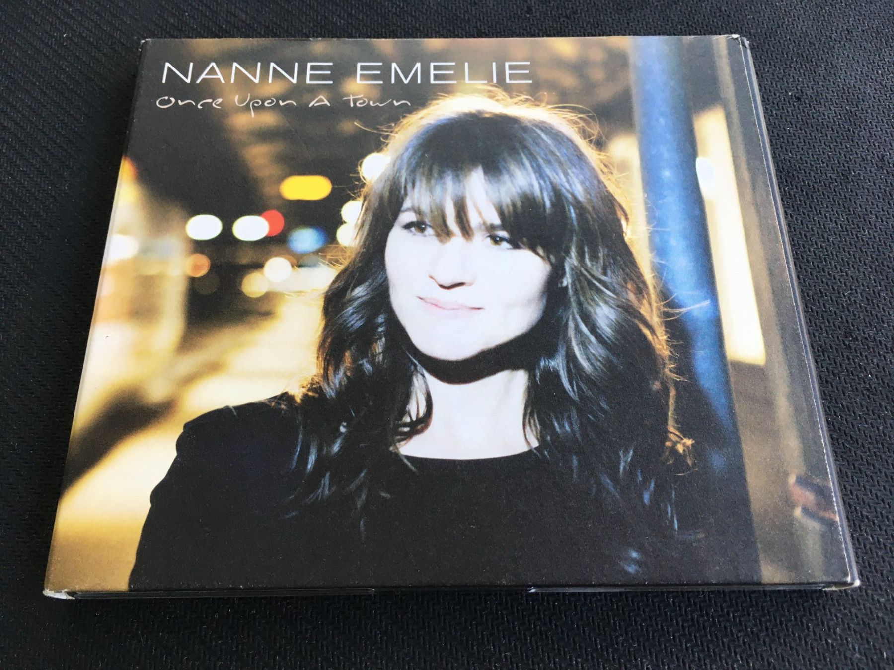 CD: Nanne Emelie - Once upon a town -CD- – Usato da St.Gallen venduto da MedienJoe