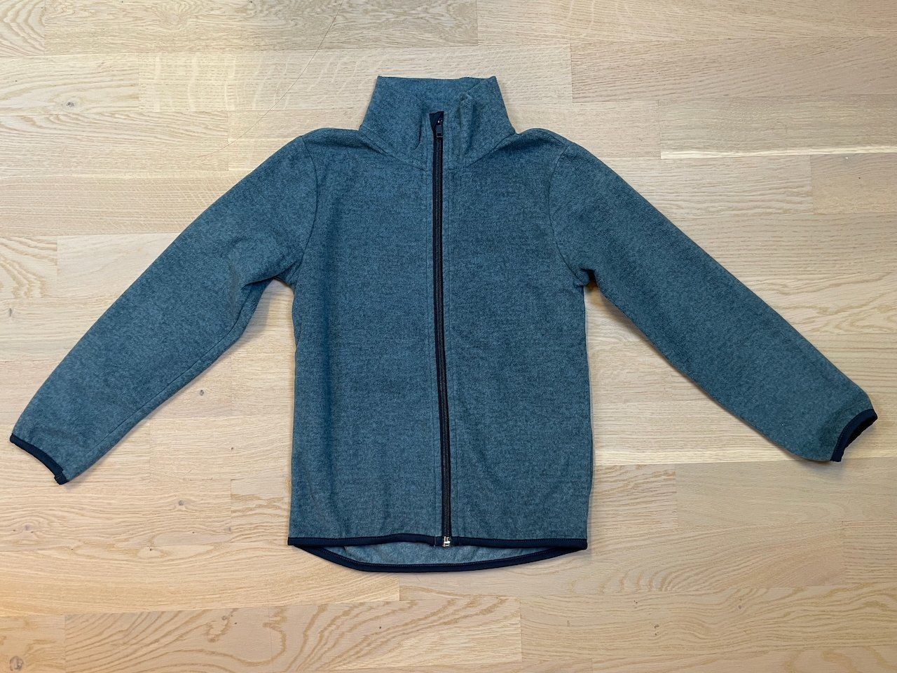 H&M Jacken & Mäntel: Faserpelz-Jacke (Grösse 122/128) – Gebraucht aus Zürich von 0parker0