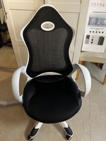 Gamingstuhl schwarz-weiss, verstellbar, guter Zustand