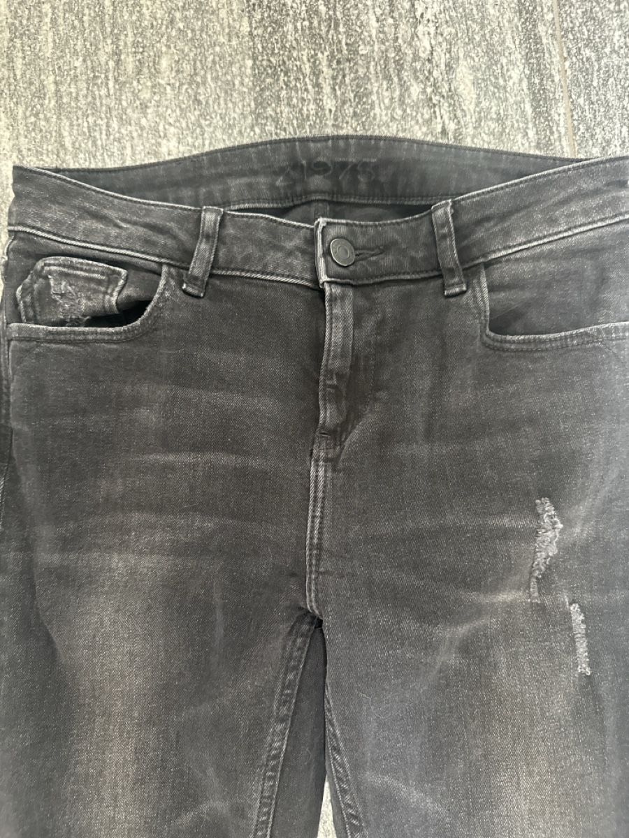 Zara Jeans: Zara Basic Jeans black - 36 – Usato da Sementina venduto da NinaDel 1