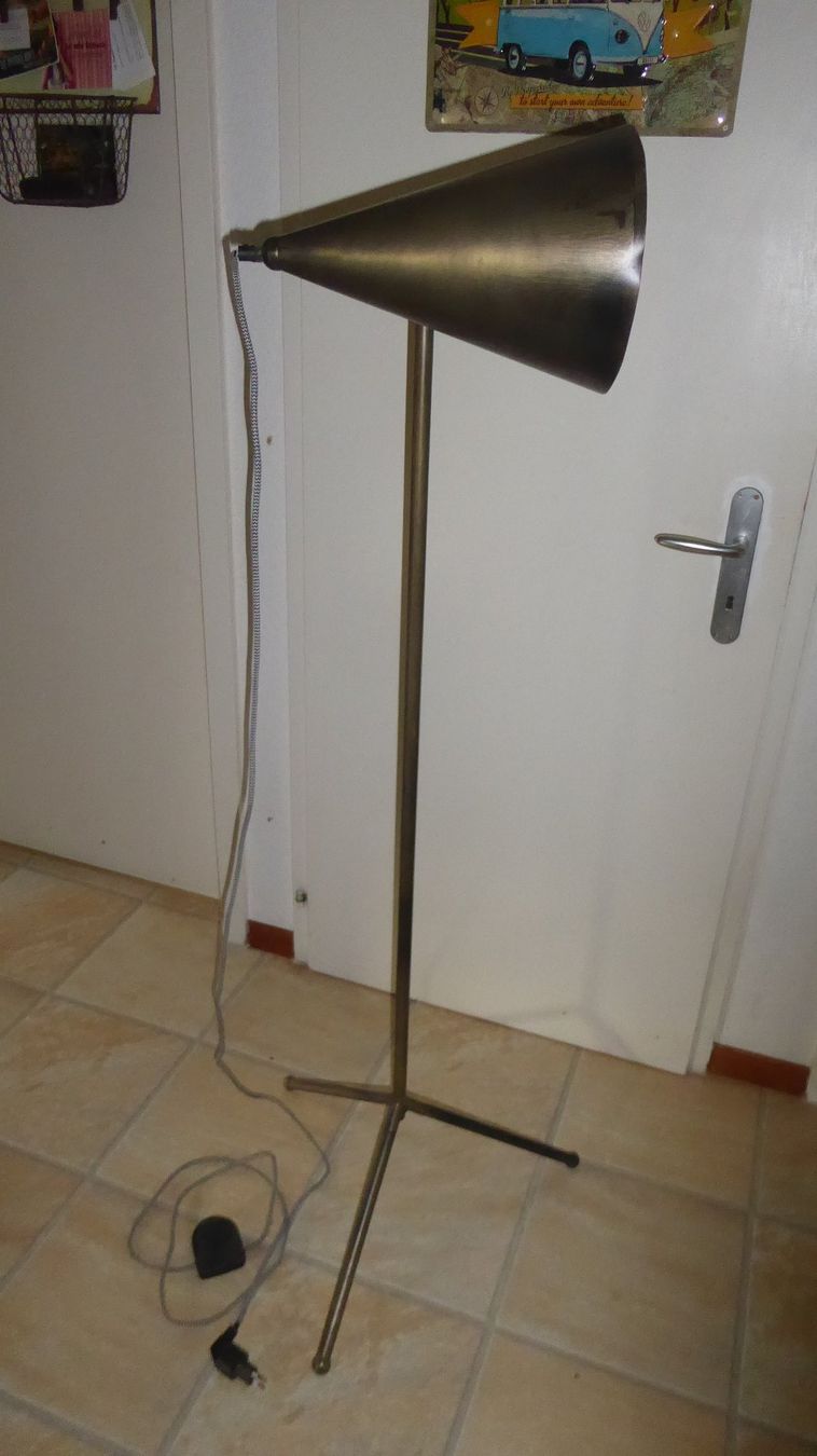 Lampade: Lässige Ständer Lampe Stehlampe – Usato da Sargans venduto da Benziner